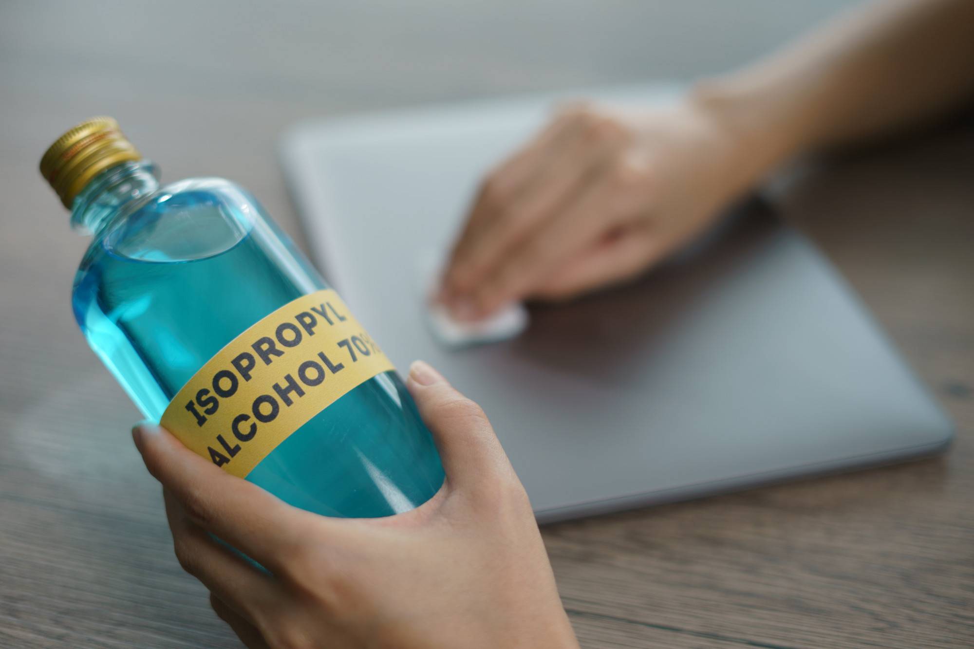 Czy izopropyl alcohol jest szkodliwy dla zdrowia?